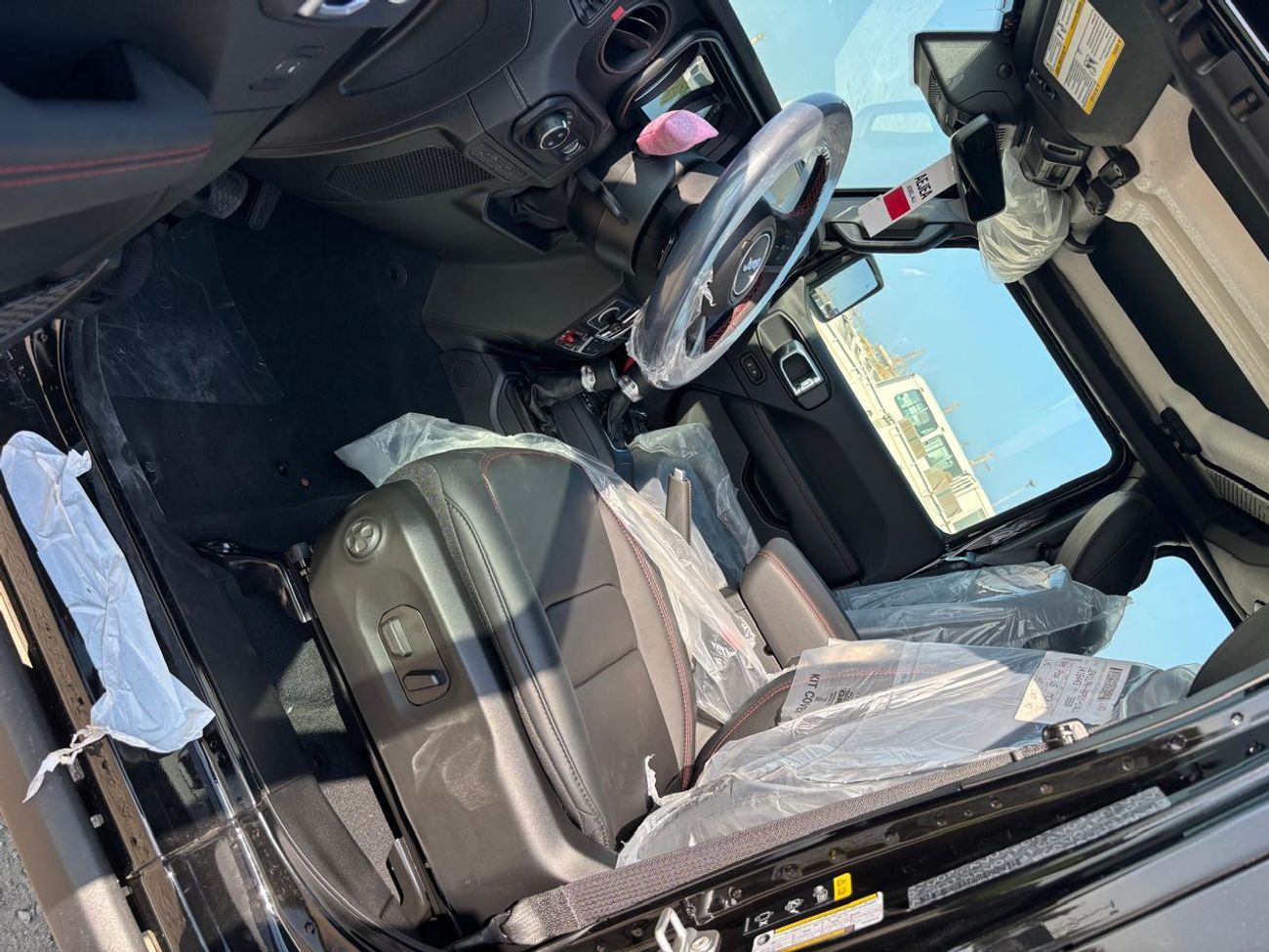 جيب رانجلر RUBICON 2.0L PETROL AUTOMATIC TRANSMISSION ( ONLY FOR RE-EXPORT OUTSIDE GCC COUNTRIES)