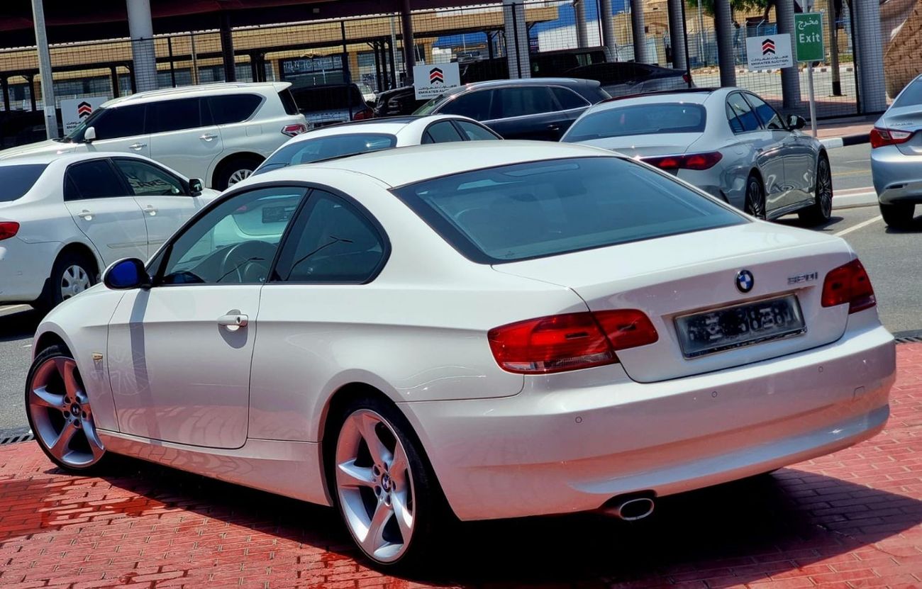 بي أم دبليو 320 i Coupe E 90 2009 GCC
