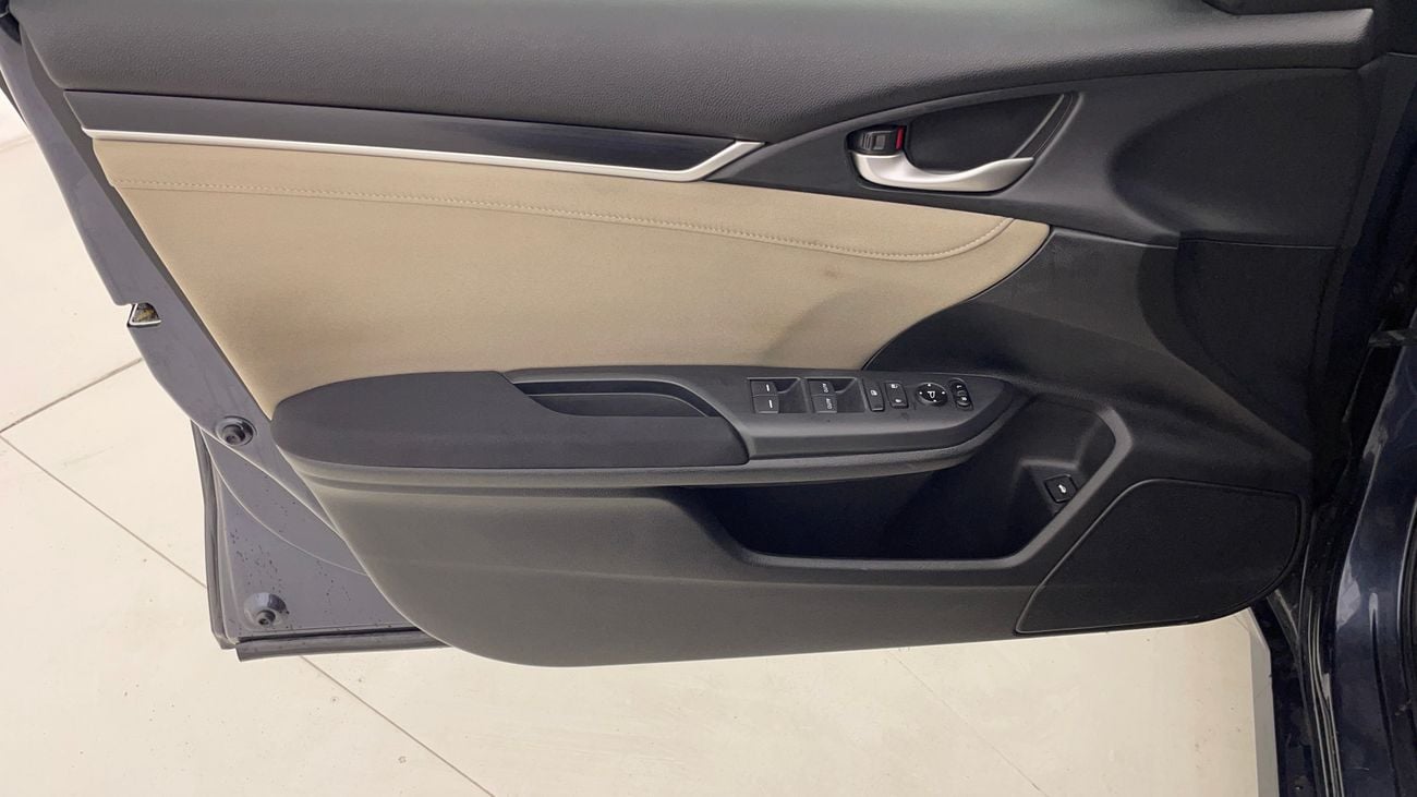 هوندا سيفيك LX SPORT 1.6 | بدون دفعة مقدمة | اختبار القيادة في المنزل