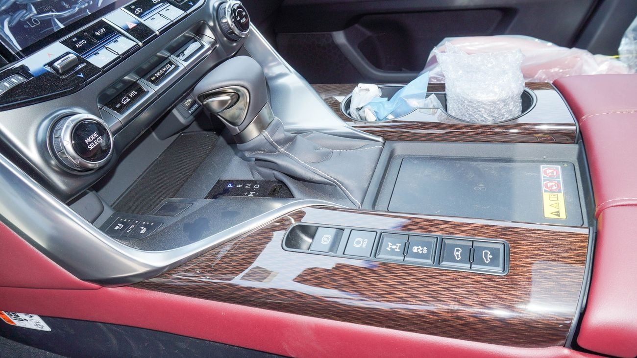 لكزس LX 600 3.5L V6