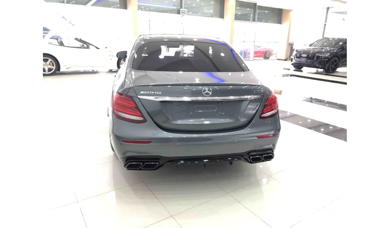 Mercedes-Benz E 63 AMG full options