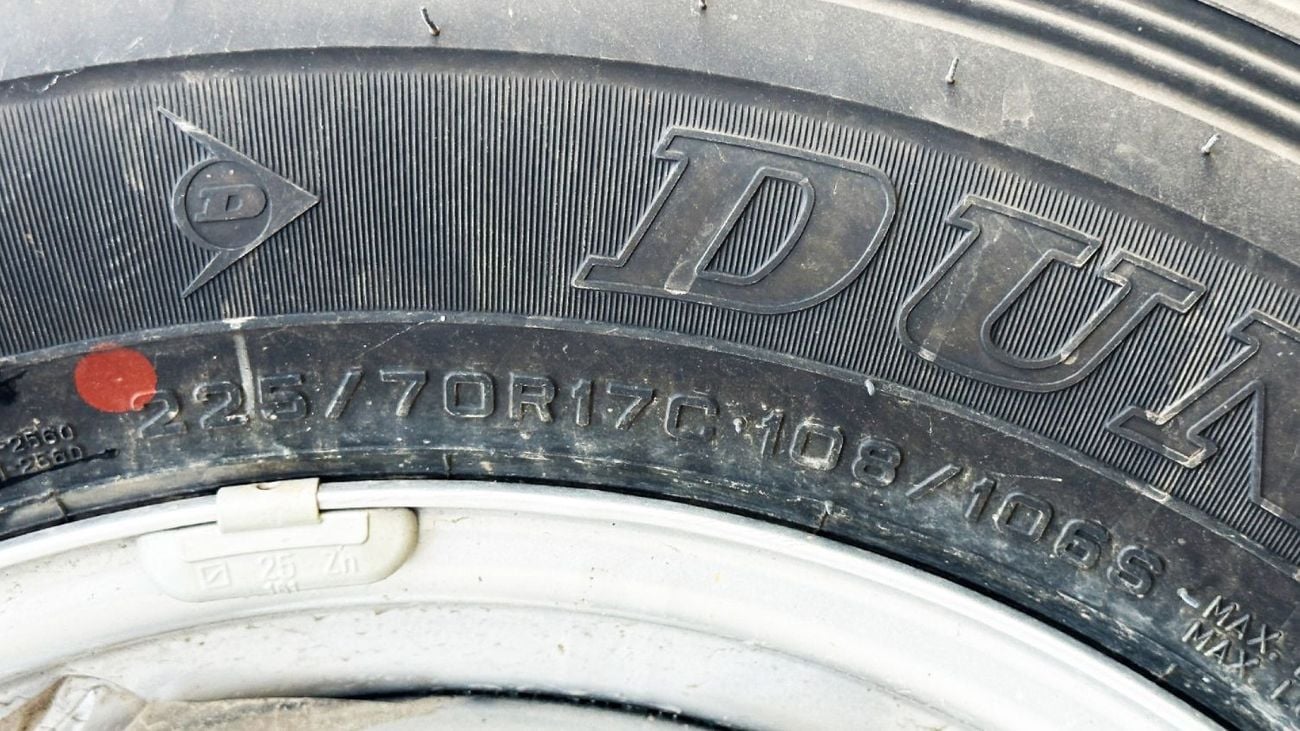 Toyota Hilux Toyota Hilux 2.7 petrol Manuel 2025 basic option four wheels