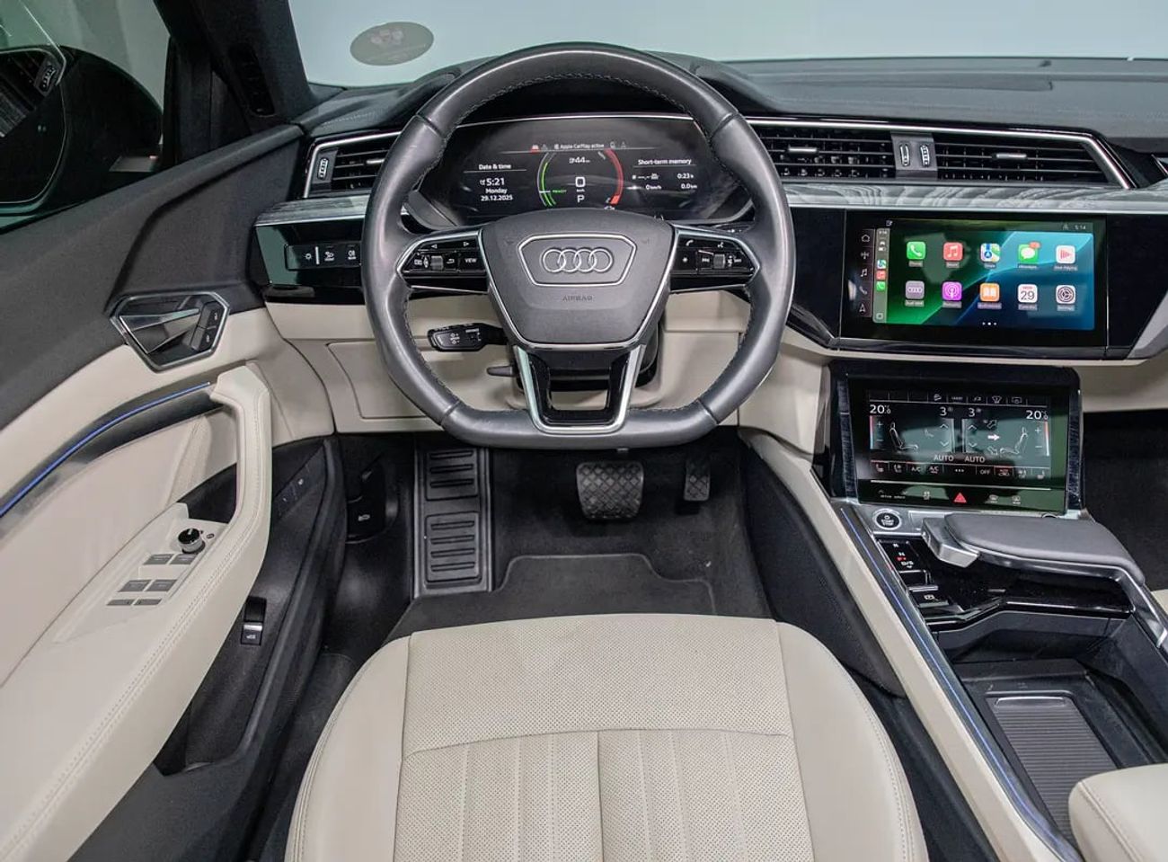 أودي اي ترون 55 Quattro