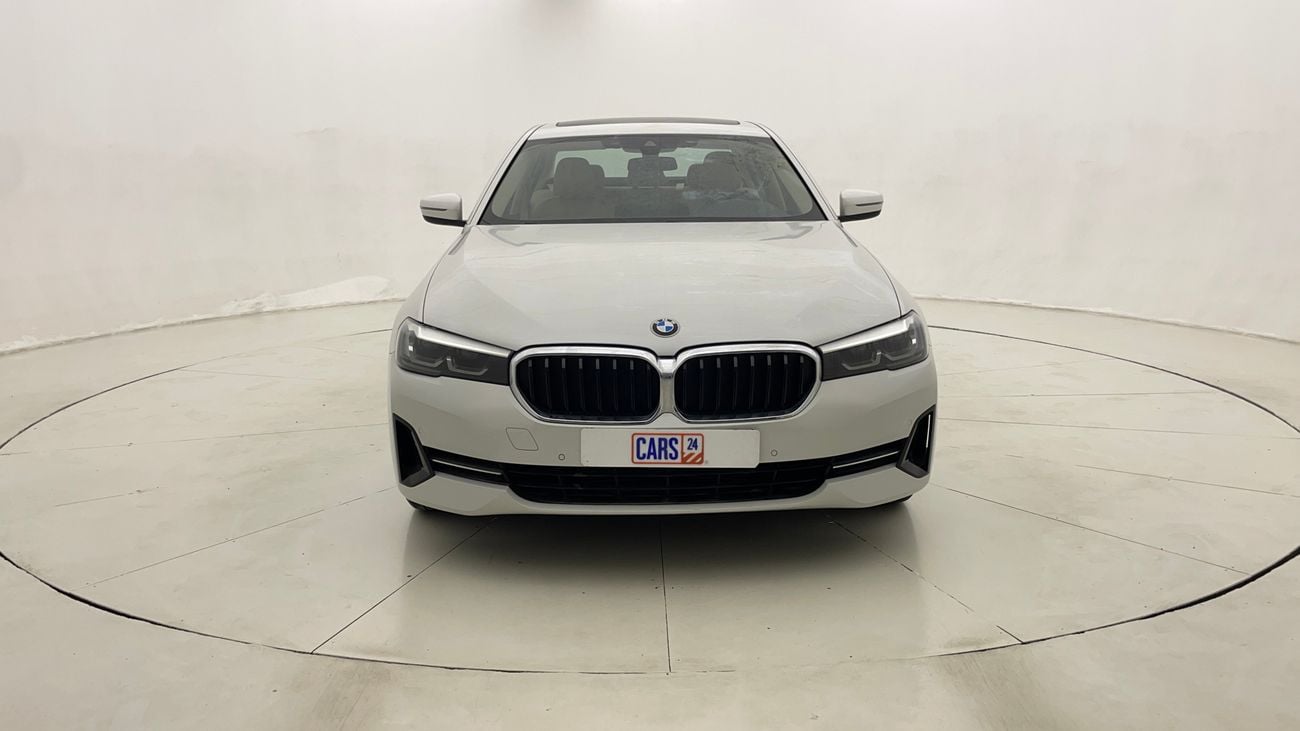 بي أم دبليو 520i JOY EDITION 2 | بدون دفعة مقدمة | اختبار القيادة في المنزل