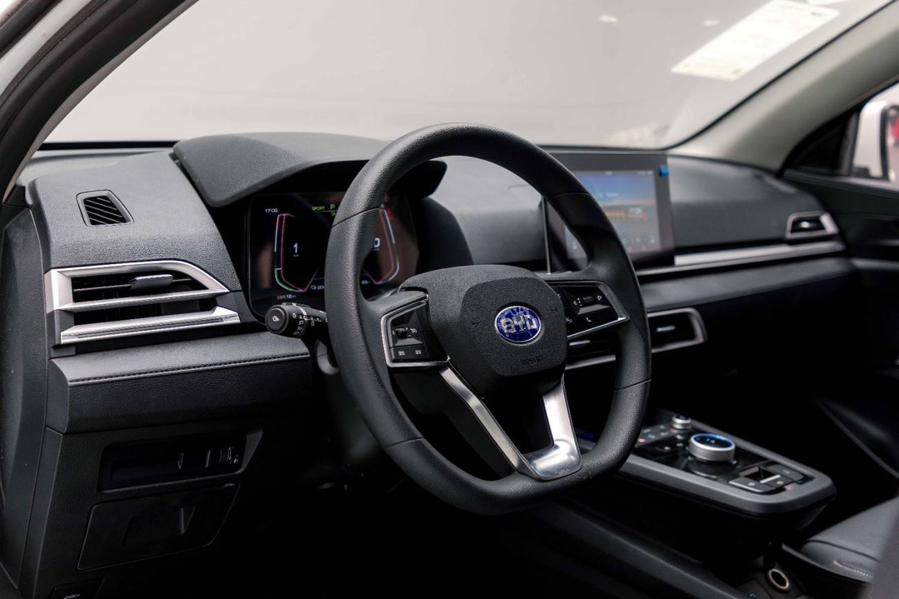 BYD E3 Chuxing - White Inside Black