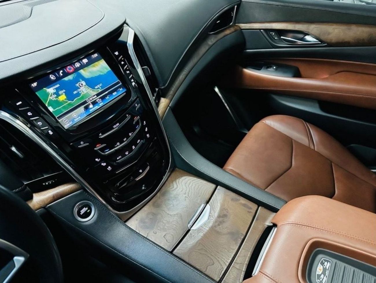 Cadillac Escalade Premium Luxury GCC .. Original Paint .. FSH .. Perfect Condition .. 6,2L