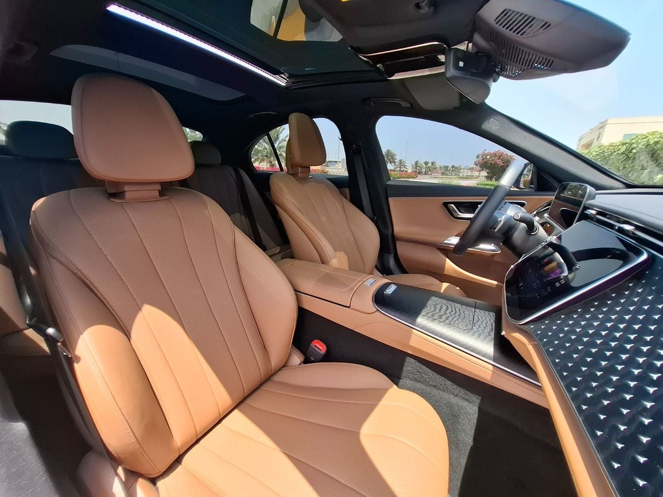 Mercedes Benz E220 Mercedes-Benz  E220d 2025 full option