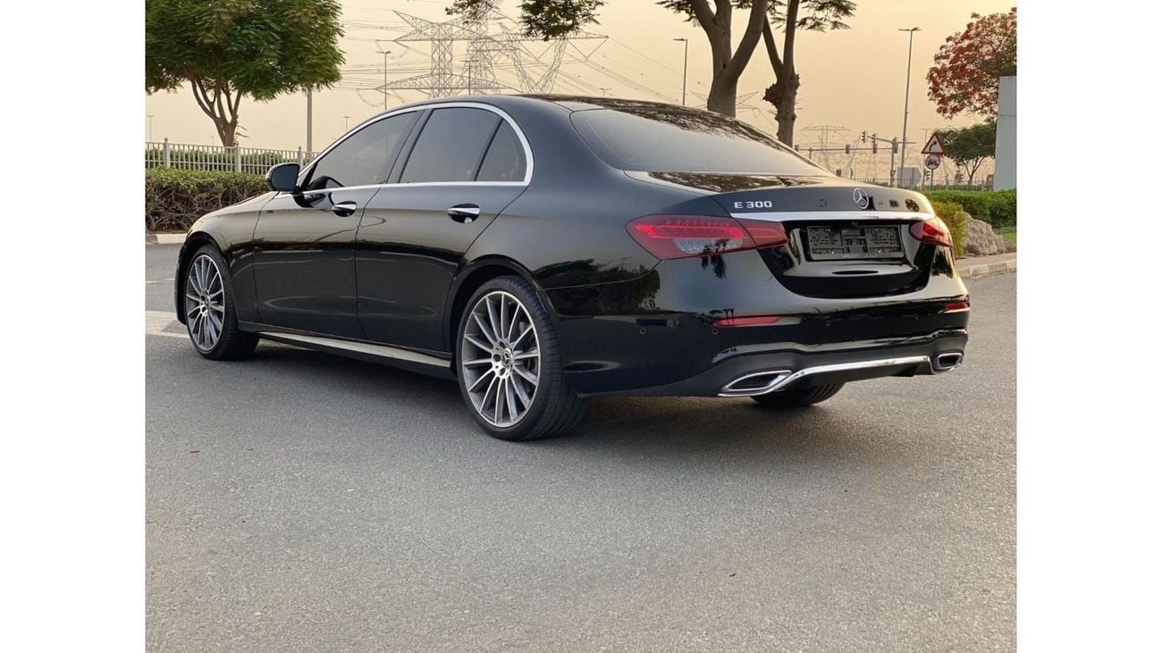 Mercedes-Benz E300 Premium + GCC SPEC UNDER WARRANTY AND SERVICE
