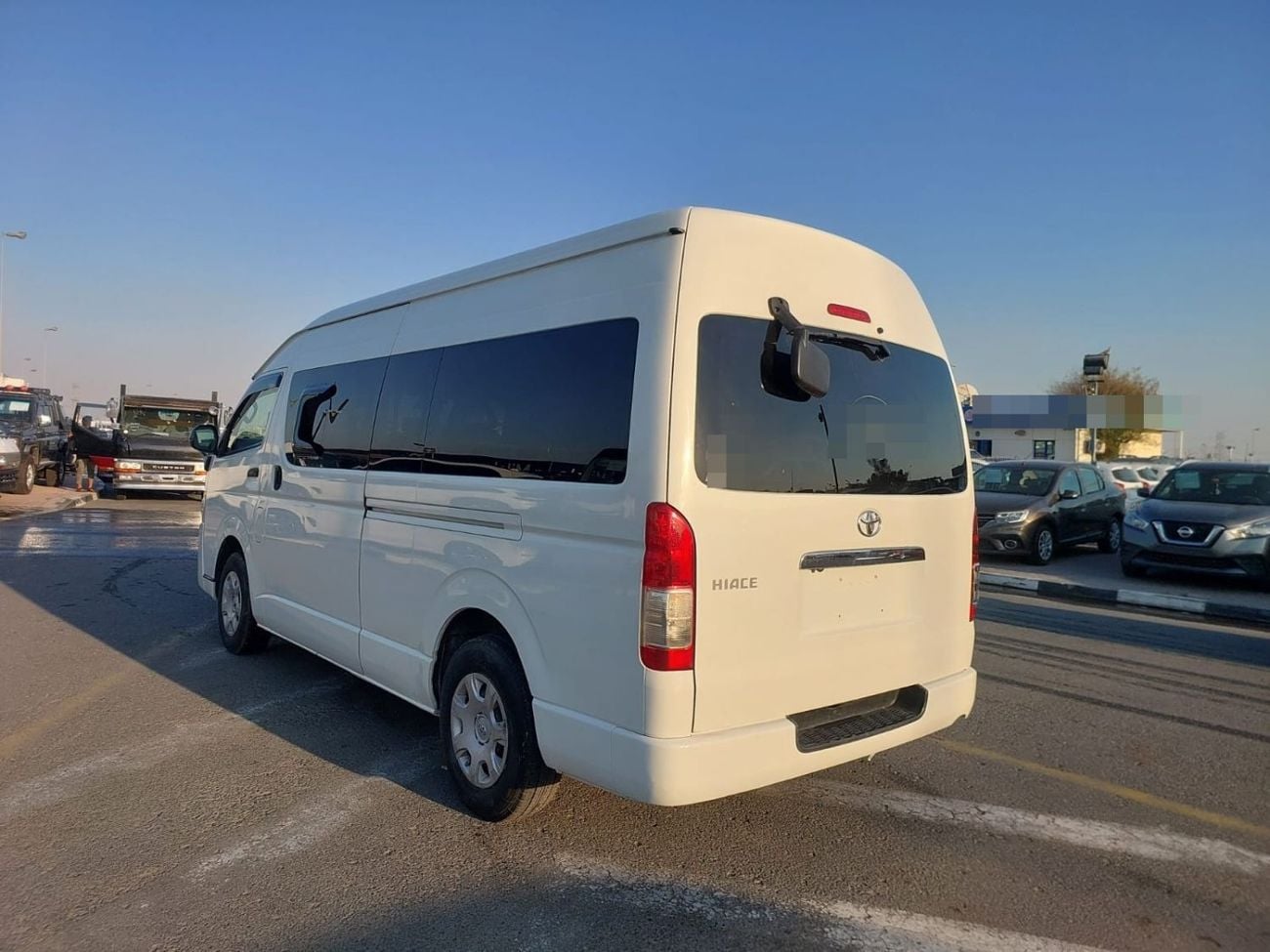 Toyota Hiace TOYOTA HIACE VAN RHD 2015 MODEL 3.0 L DIESEL AUTOMATIC(PM015396)