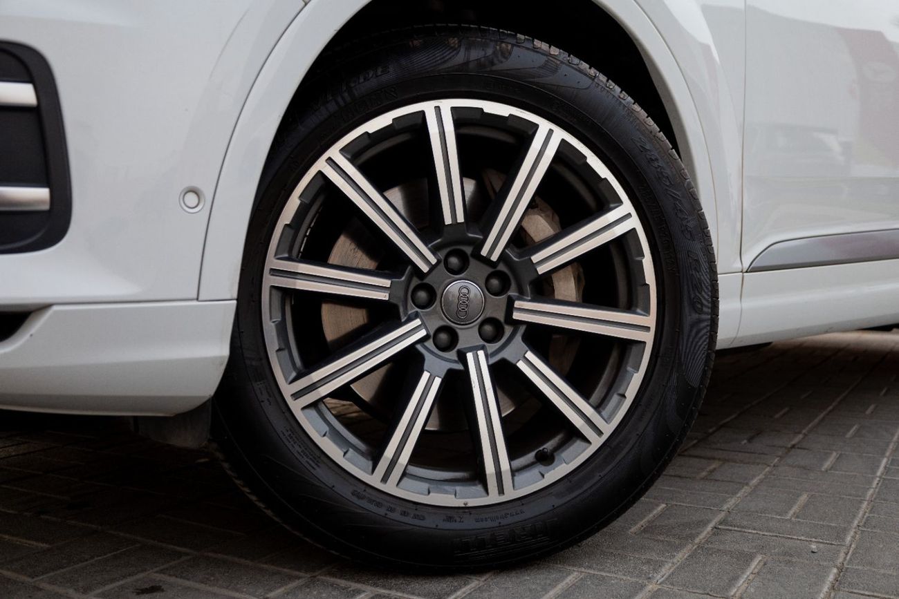 أودي Q7 45 TFSI quattro