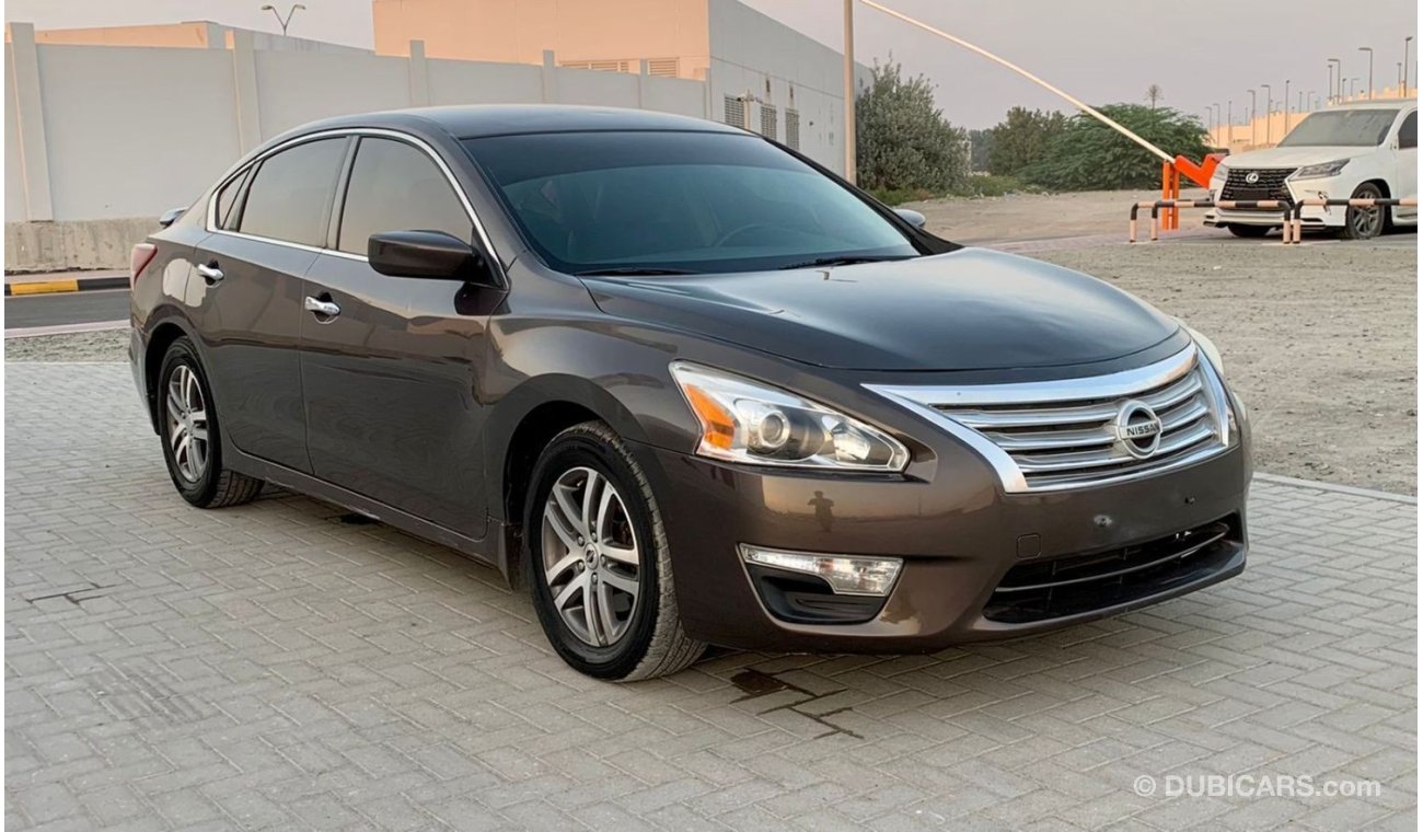 Nissan Altima Nissan Altima full option 2013 model car in excellent condition