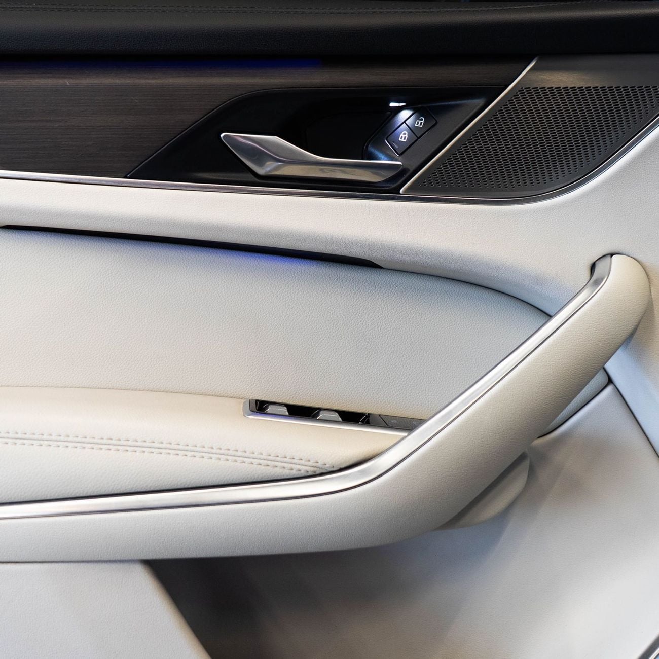 Jaguar F Pace S 2.0L AED 2,107 p.m • 0% Downpayment • Jaguar F-Pace P250 S  • 1 Year Warrant