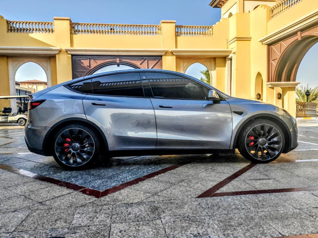 تسلا موديل Y Performance (AWD)