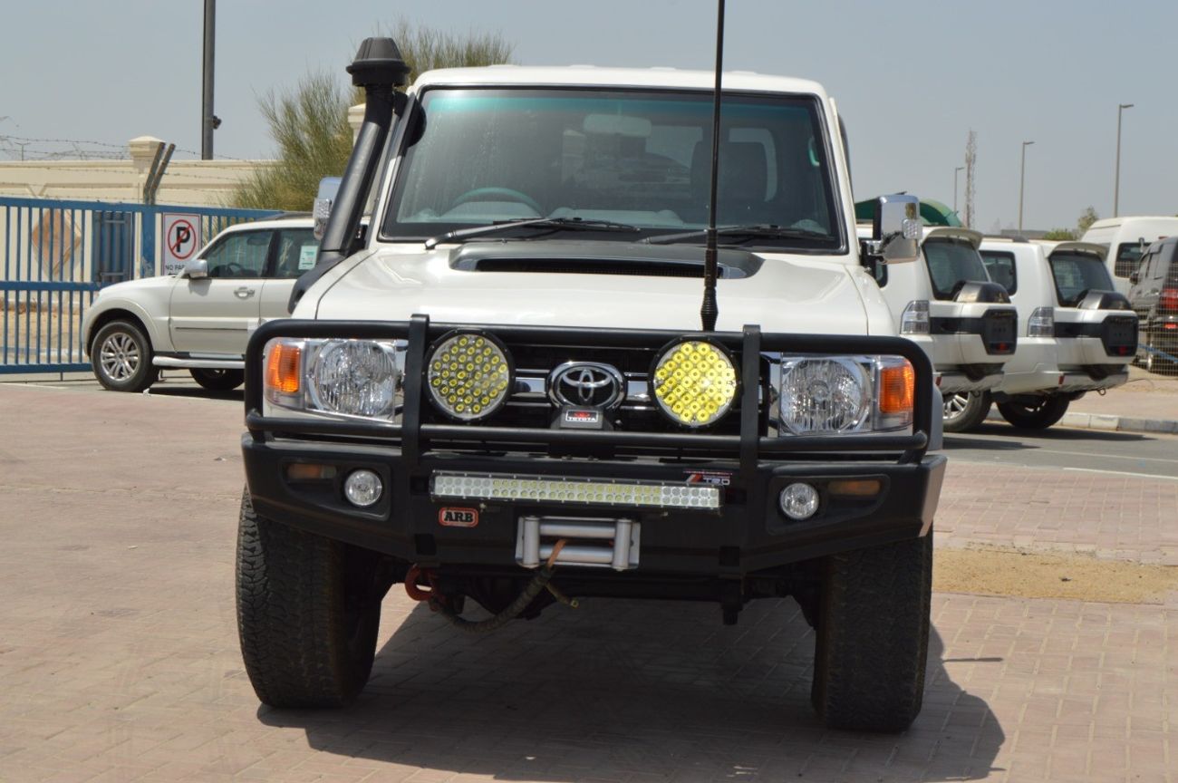 Toyota Land Cruiser Pick Up Full option clean car
