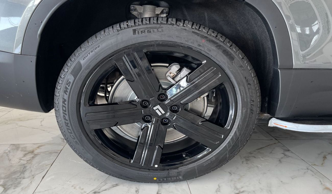 روكس 01 VIP LONG RANGE, 6 - SEATER VIP EDITION WITH  KITCHEN.