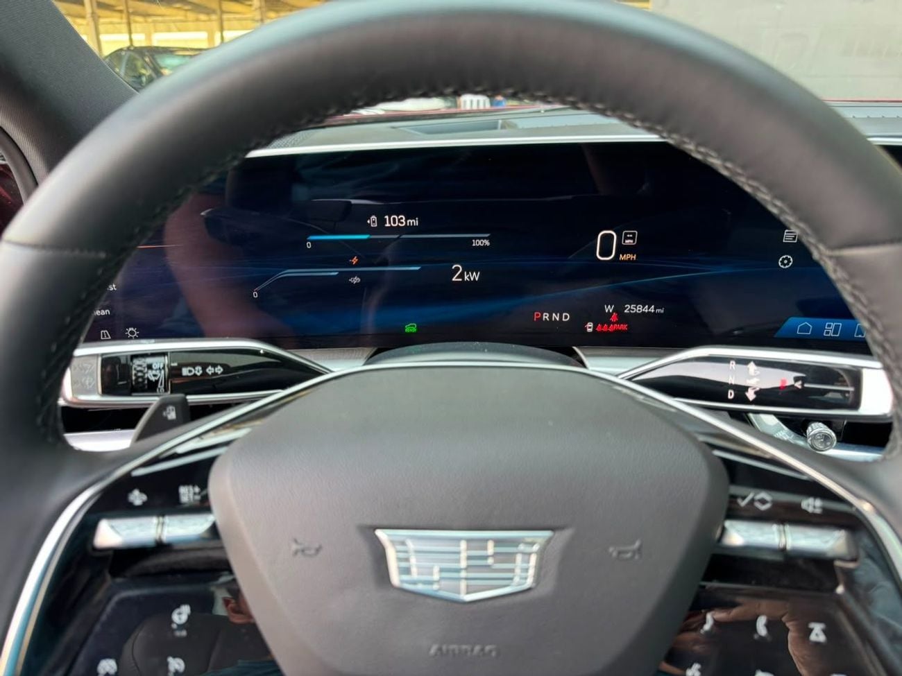 Cadillac Lyriq LAUNCH EDITION FULLY ELECTRIC / LAXURY CAR / BIG SCREEN / PREMIUM SOUND SYSTEM / 360 CAMERA / COOLING AND HEATING S