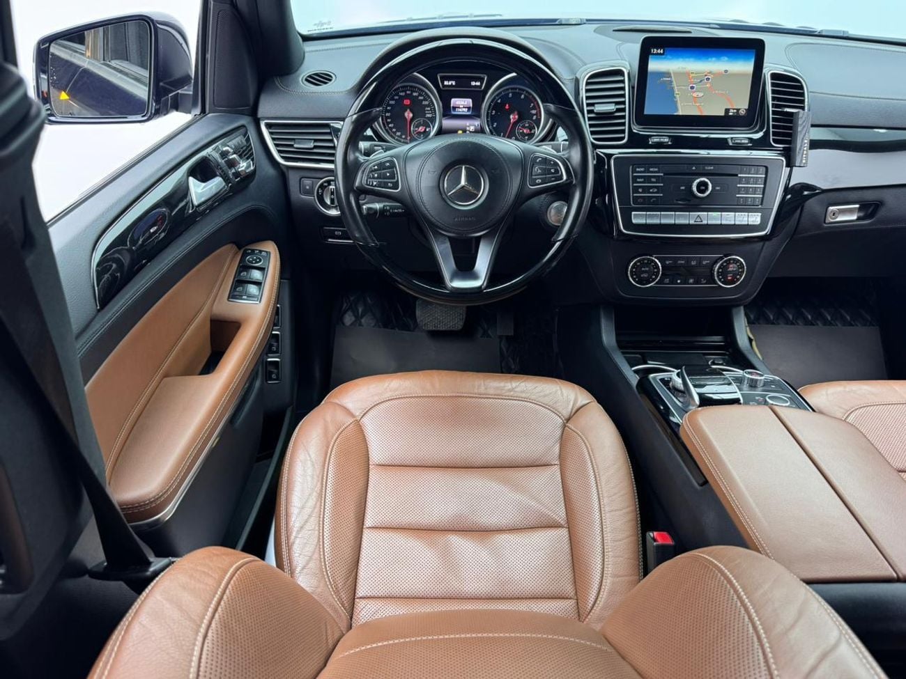 Mercedes-Benz GLS 500 Std 4.7L 2018 Mercedes-Benz GLS500 4MATIC, Service History, Excellent Condition, 7 Seater, GCC