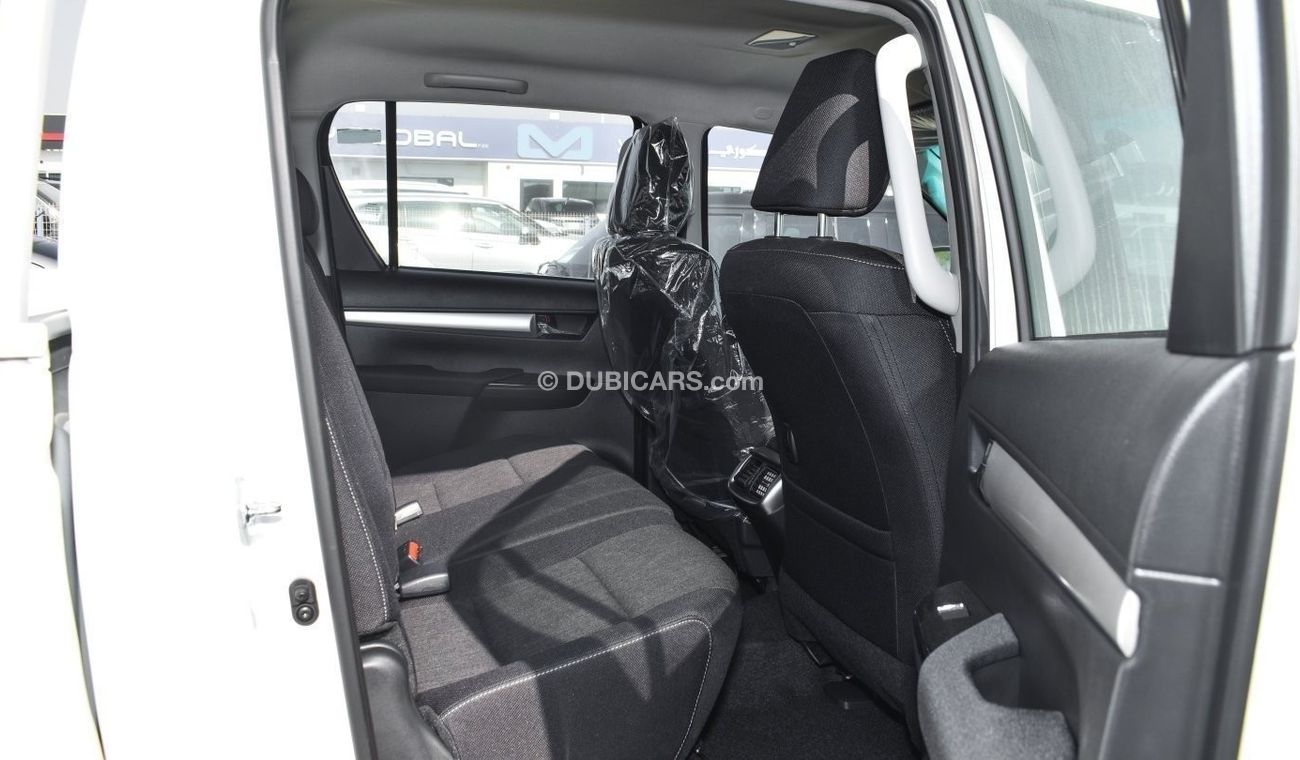 تويوتا هيلوكس SR5 - Diesel 2.4L DC 4X4