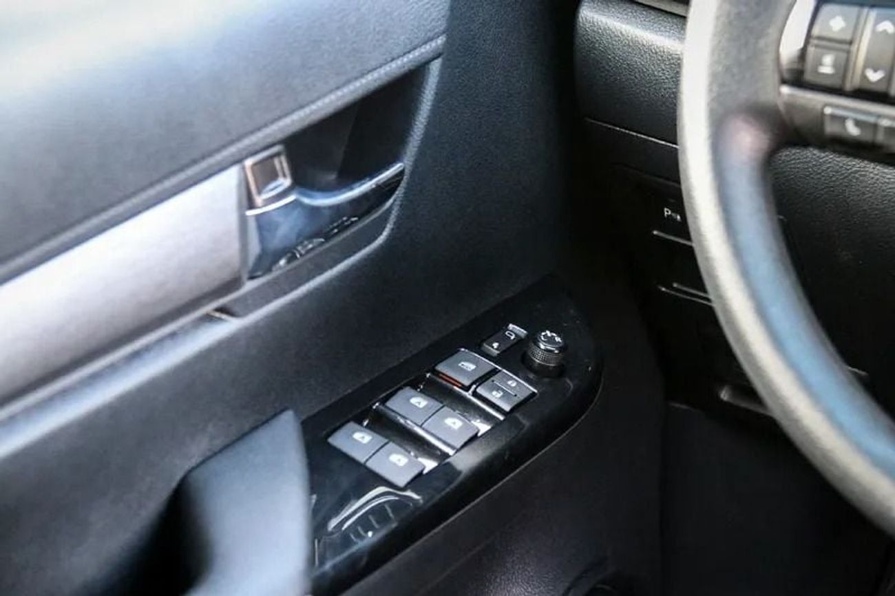 تويوتا هيلوكس 2025 Toyota Hilux Adventure (with Roll-Bar) 4.0L V6 Petrol A/T 4WD Export Only