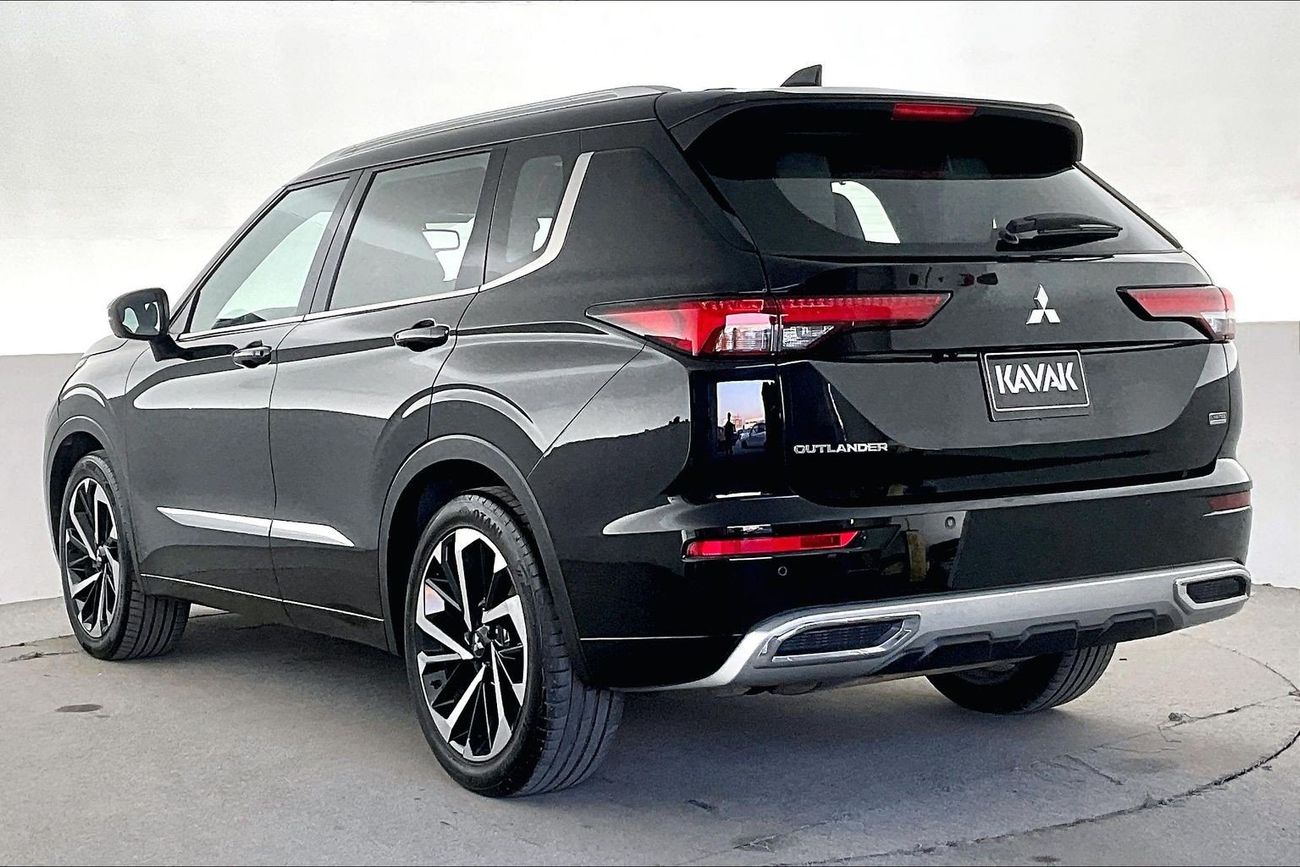 Mitsubishi Outlander Premium - Launch Edition | National Day Celebration | Guaranteed Warranty | 0 Down Payment