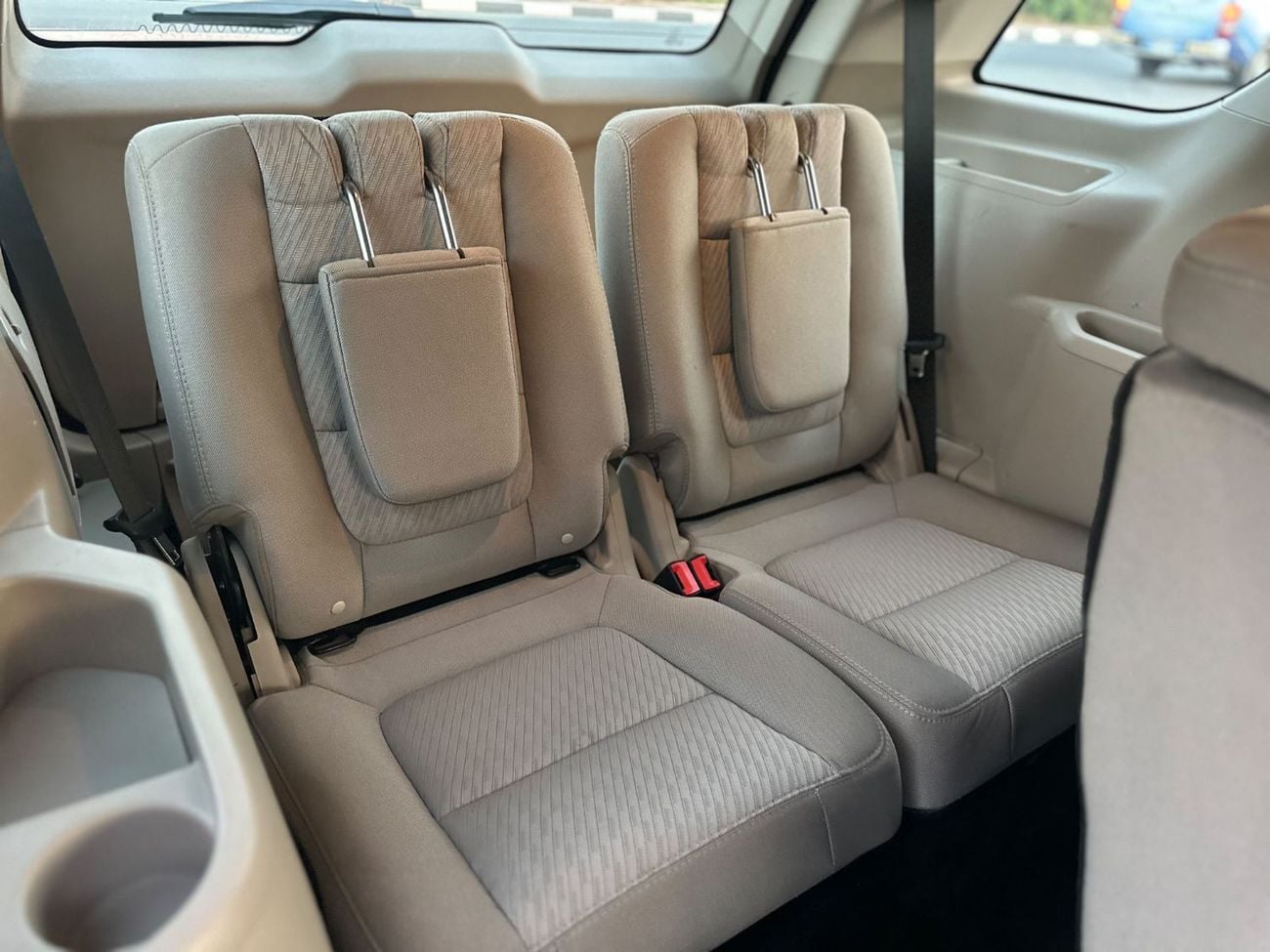 Ford Explorer BASE