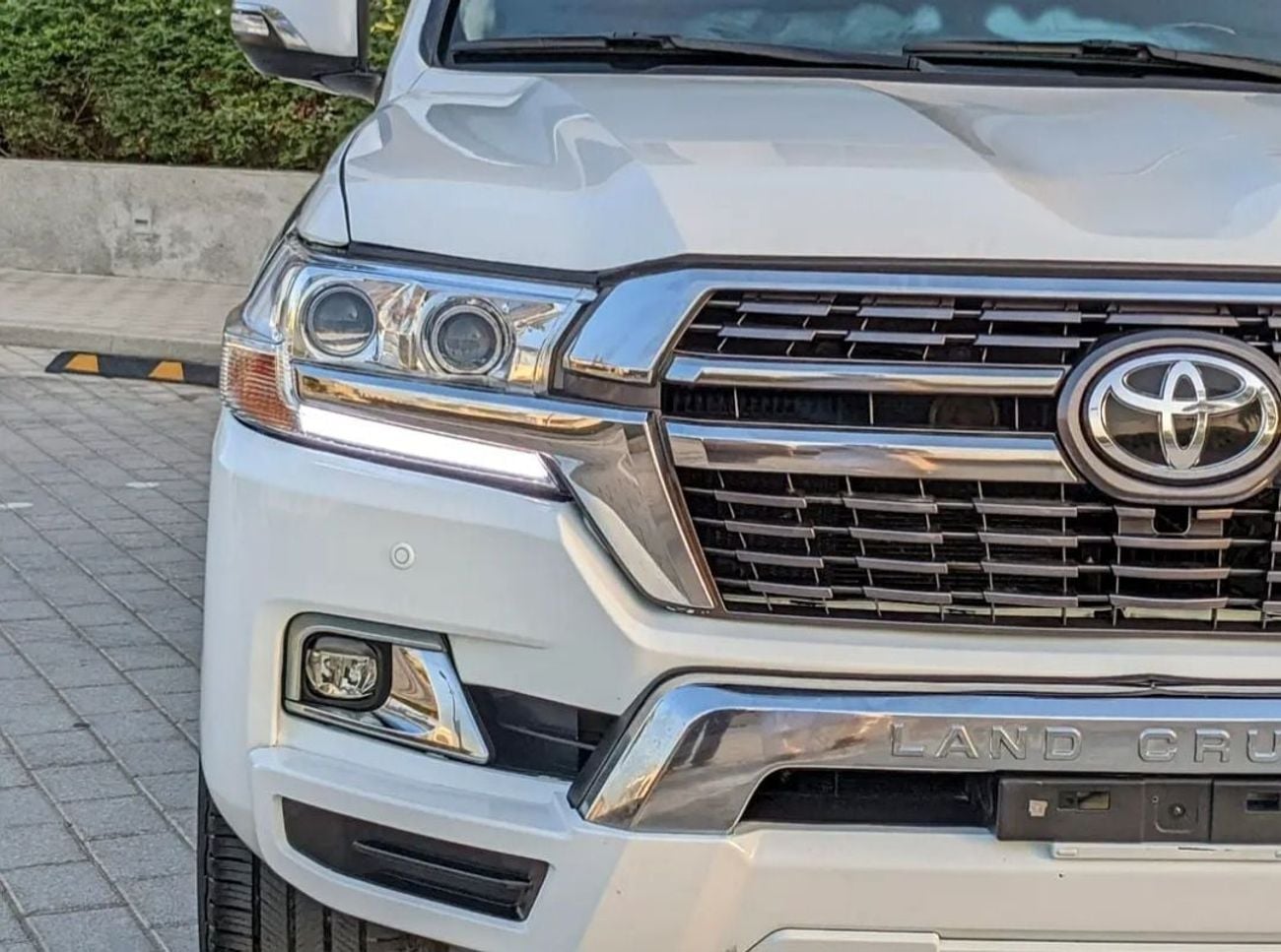 تويوتا لاند كروزر Toyota landcruise 2008Model Facelifted 2021 VXR 4.7L V8 petrol Engine Colour White push start Transm