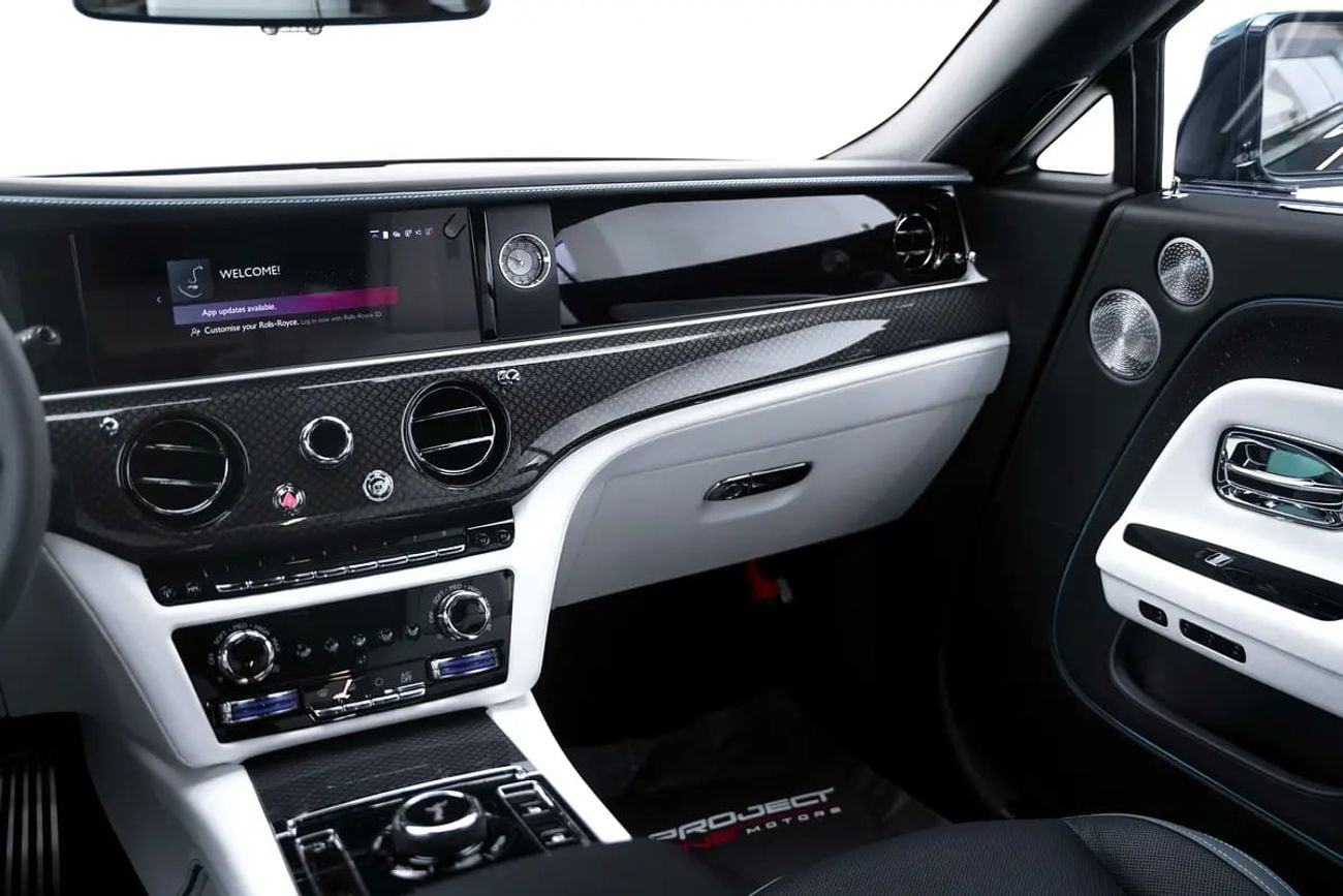 رولز رويس سبيكتر Black Badge | European Specs