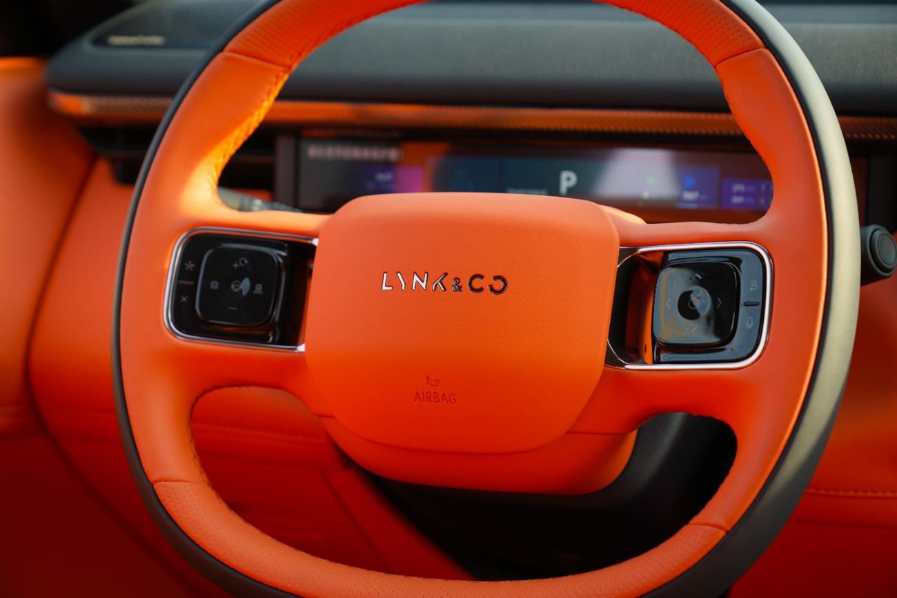 Lynk & Co 900
