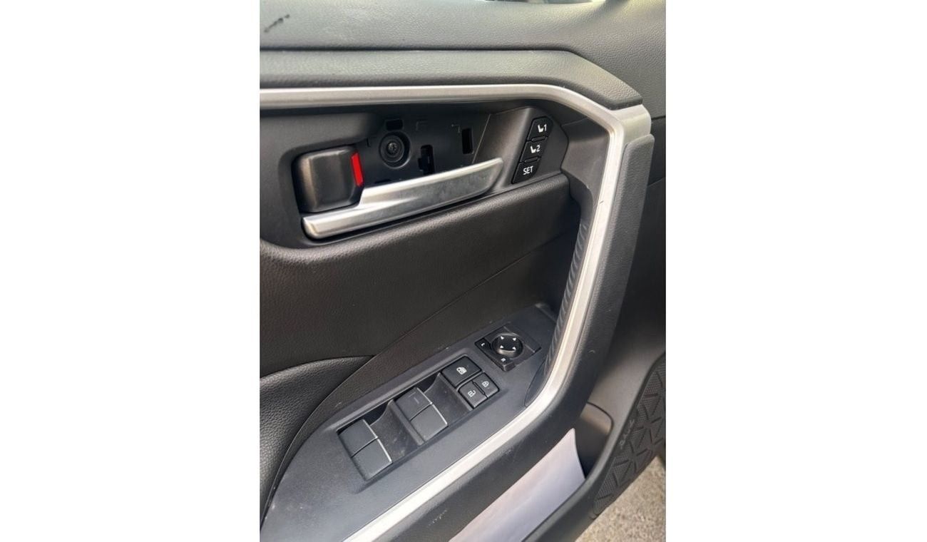 Toyota RAV4 Hybrid TOYOTA RAV4 XLE premium 2021