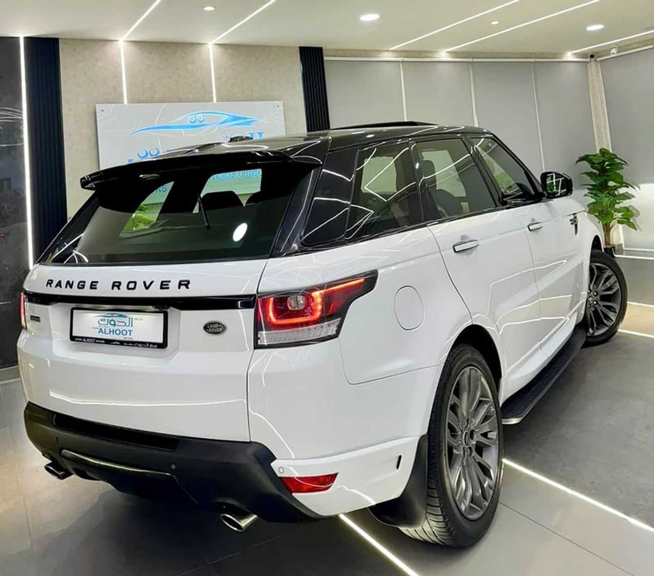 Land Rover Range Rover Sport AUTOBIOGRAPHY SUPERCHARGED II FULLY LOADED || ACCIDENTS FREE || GCC II PANORAMIC