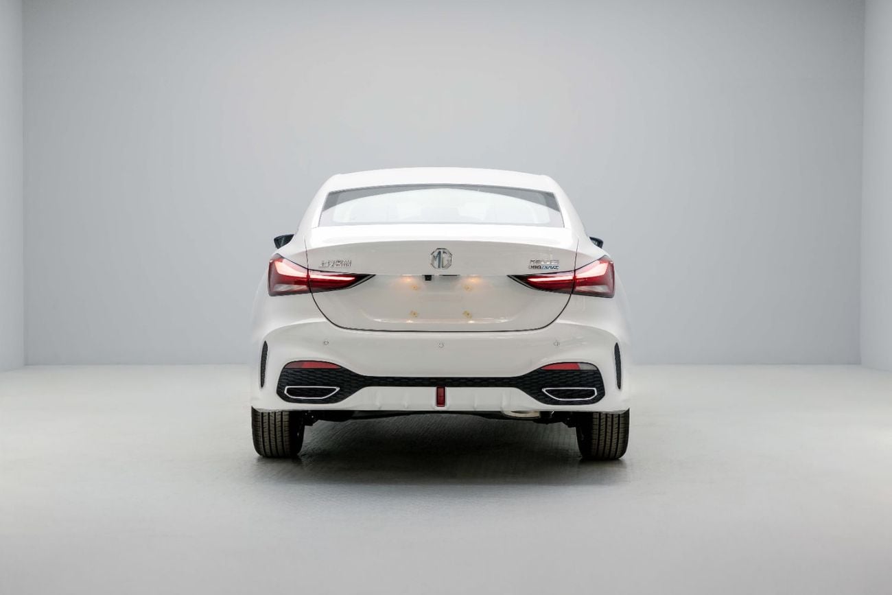 MG 5 LUXURY 1.5L - WHITE INSIDE BLACK | EXPORT ONLY