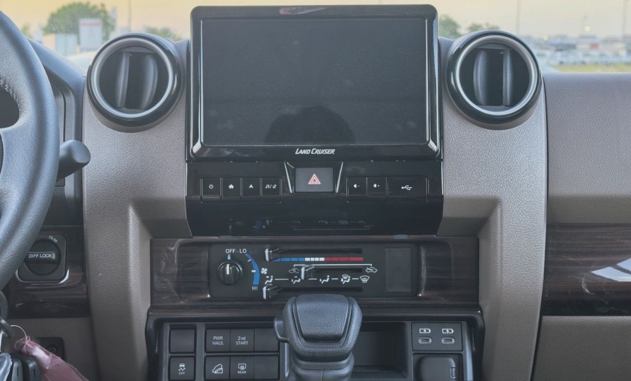 Toyota Land Cruiser 70 2025 TOYOTA LAND CRUISER 76 2.8L DIESEL 5 DOOR FULL OPTION