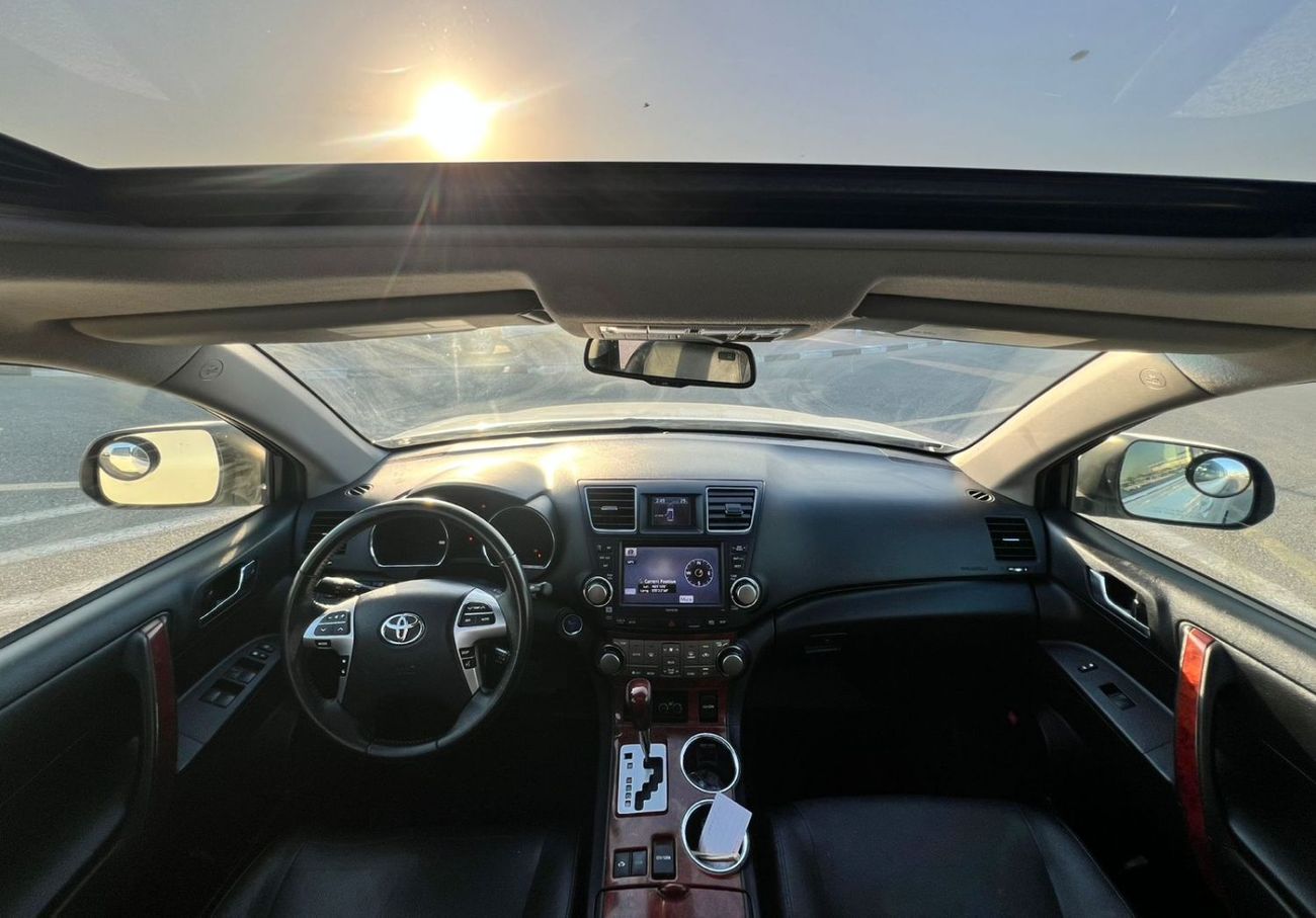 Toyota Highlander 2013 Toyota Highlander Hybrid Limited 3.5L V6 - Rear Camera Leather Seat  - Sunroof