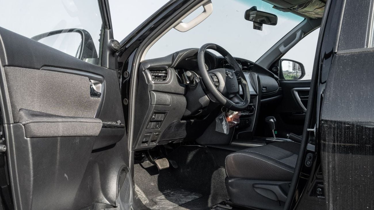 تويوتا فورتونر 2026 Toyota Fortuner VX 4.0L AT Petrol (Black-Black)