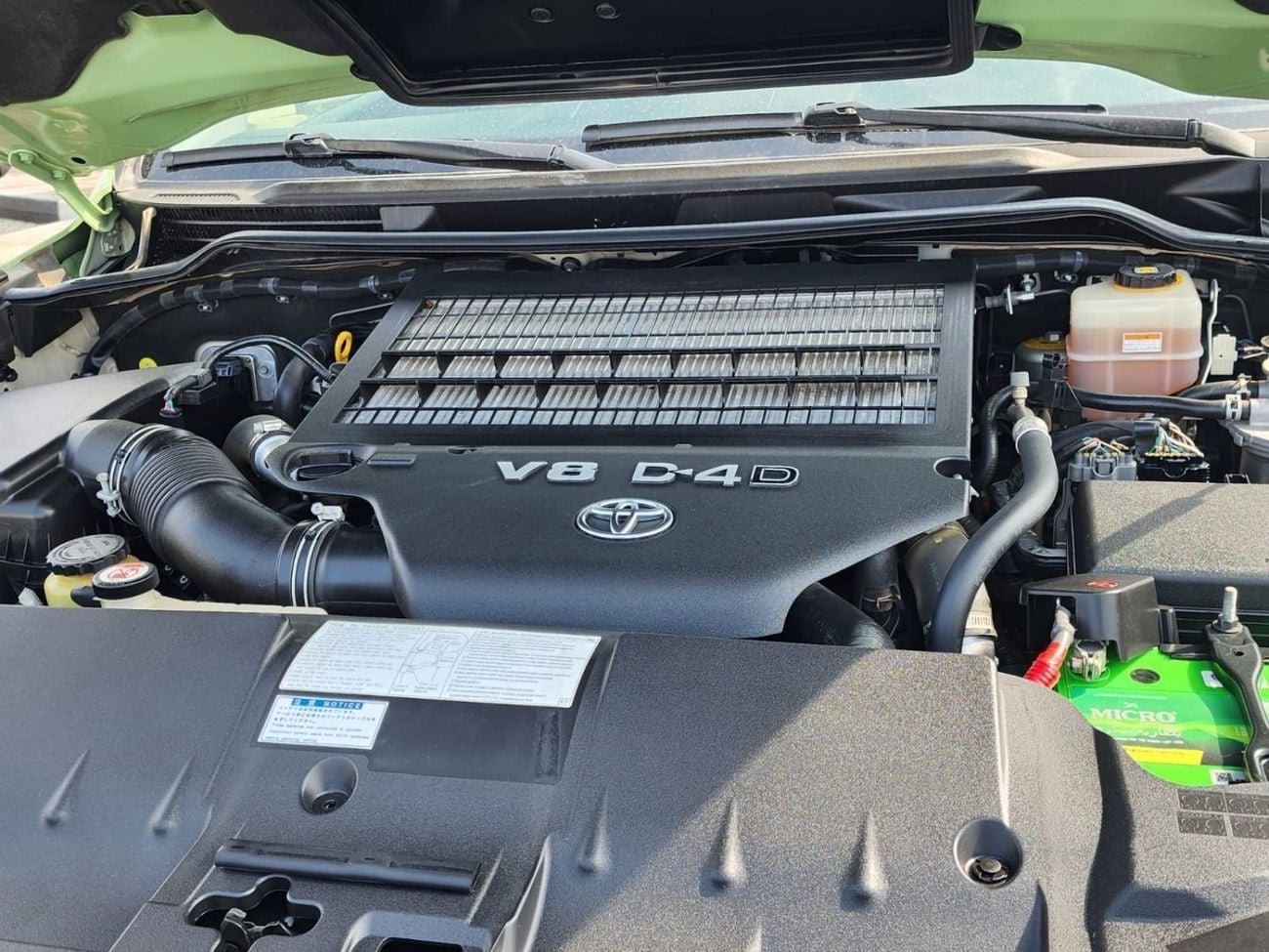 تويوتا لاند كروزر 200 4.5L GXR TURBO DIESEL MANUAL TRANSMISSION