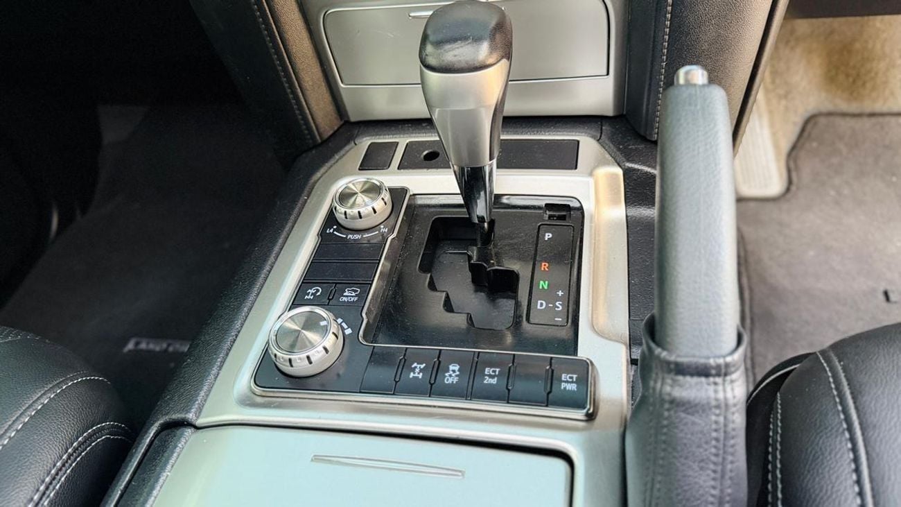 Toyota Land Cruiser PUSH START | V8 DIESEL ENGINE | SUNROOF | AUTOMATIC | PARKING SENSORS