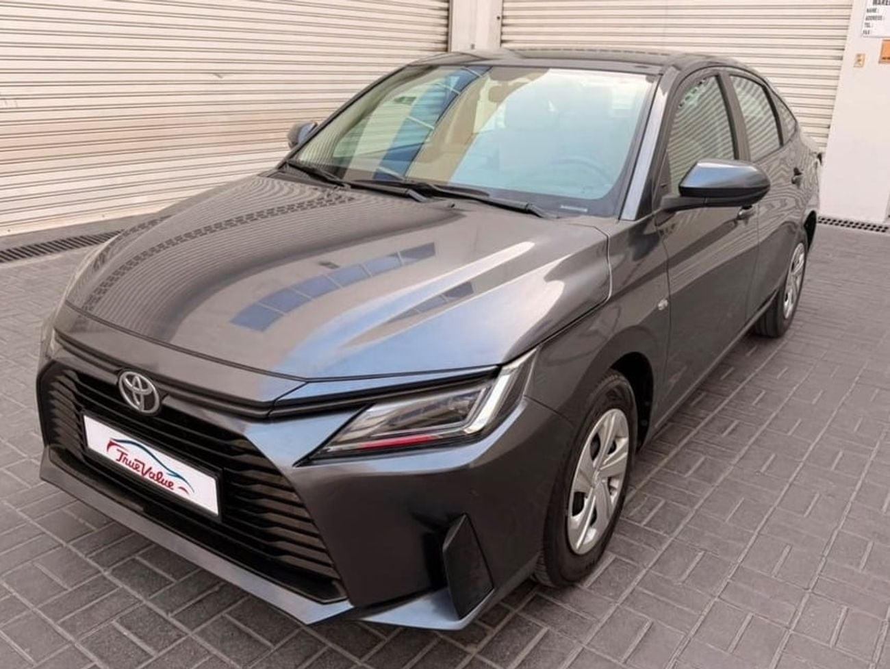 Toyota Yaris E