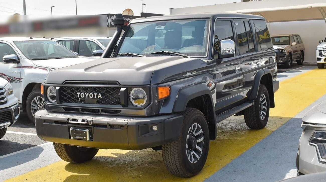 Toyota Land Cruiser 70 4.0L V6 A/T