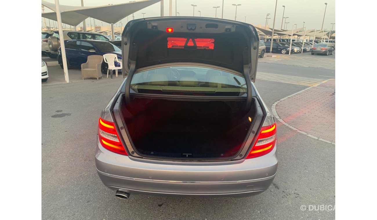 Mercedes-Benz C200 Mercedes C200_2013_GCC_Excellent_Condihion _Full option