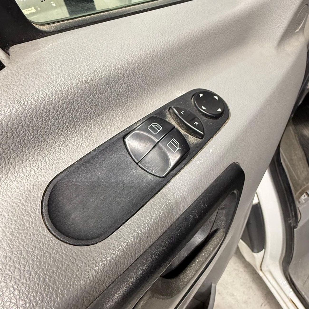مرسيدس بنز سبرينتر manual Mercedes-Benz V-Class 220 2018 مواصفات خليجية