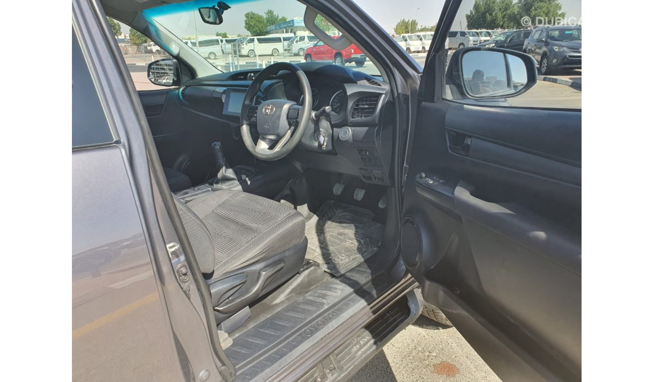 Toyota Hilux DIESEL 2.8L manual gear SMART CAB RIGHT HAND DRIVE (EXPORT ONLY)