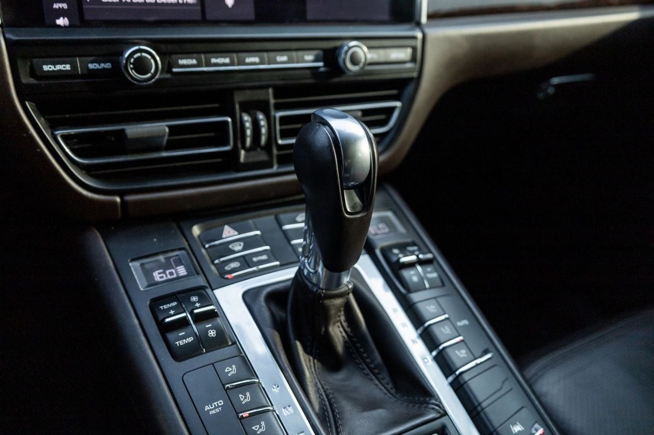 Porsche Macan Std 2.0L (252 HP) Porsche Macan 2019 GCC | Warranty