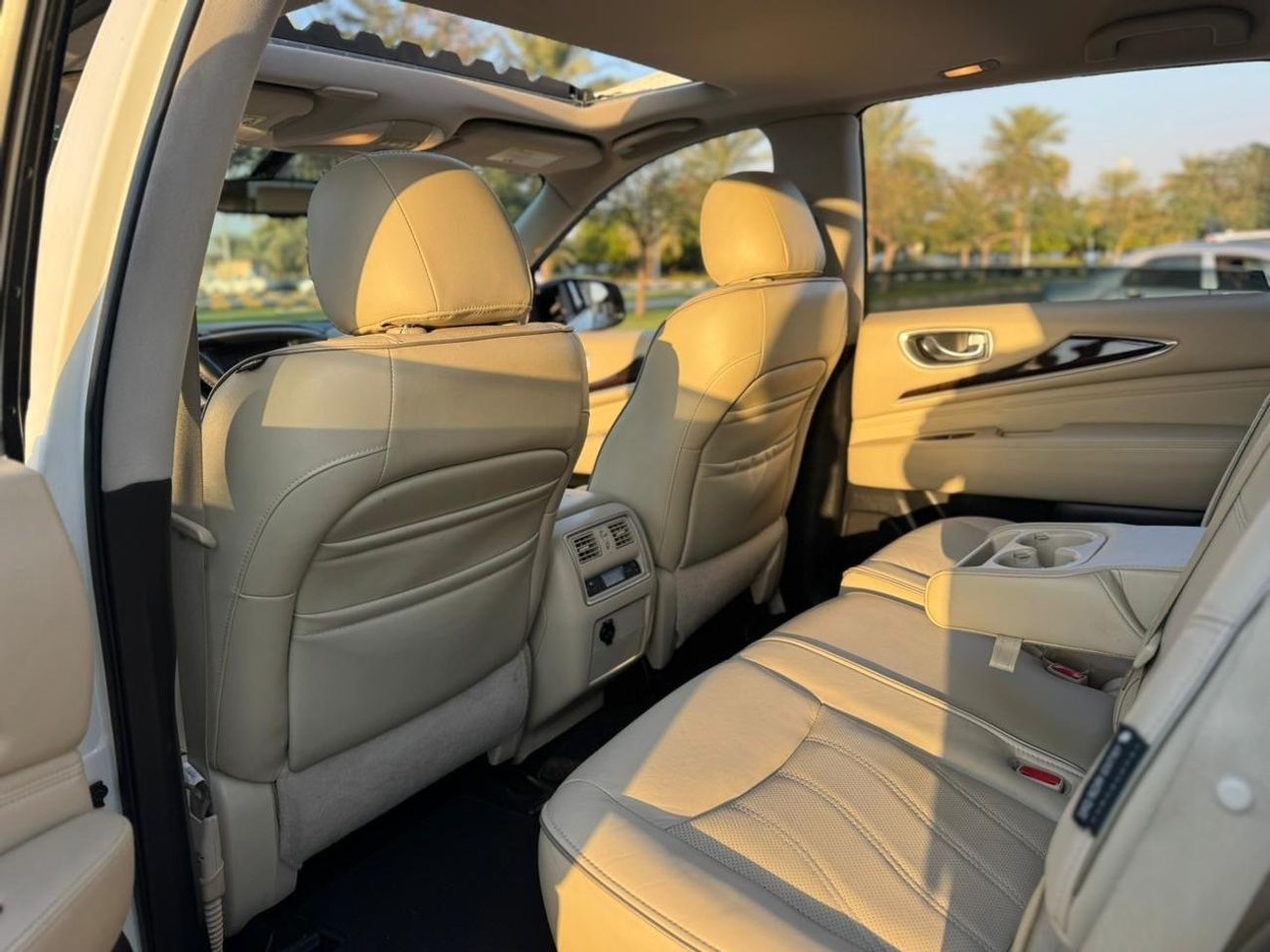 إنفينيتي QX60 Premium 3.5L