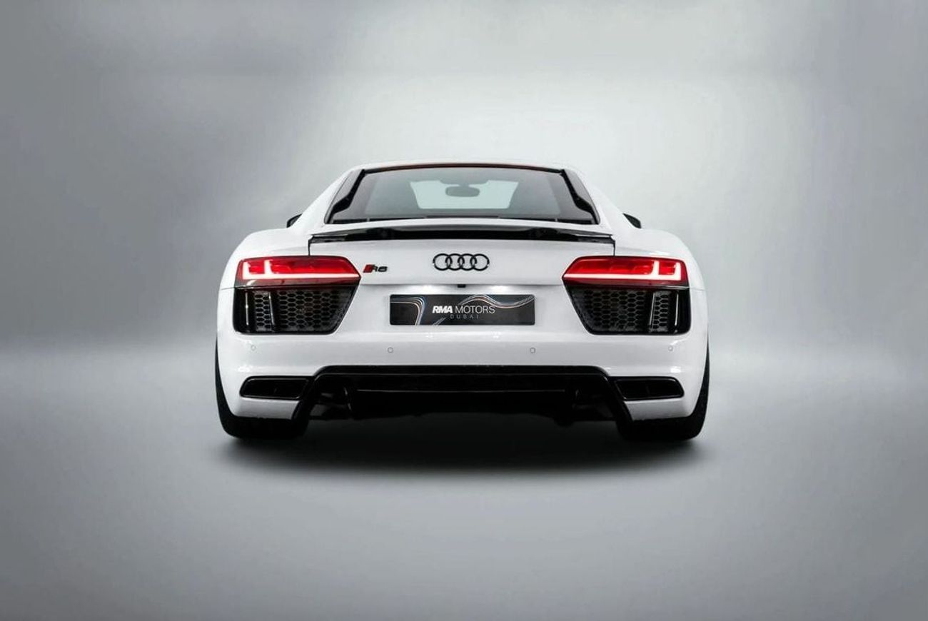 أودي R8 Spyder V10 RWD 5.2L (540 HP)