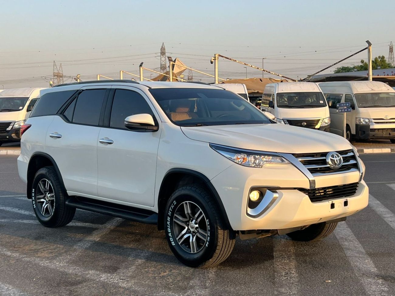 تويوتا فورتونر 2020 Toyota Fortuner EXR – 2.7L V4 – 4x4 AWD – Rear Camera & Sensors – Cruise Control – 68,000 km –