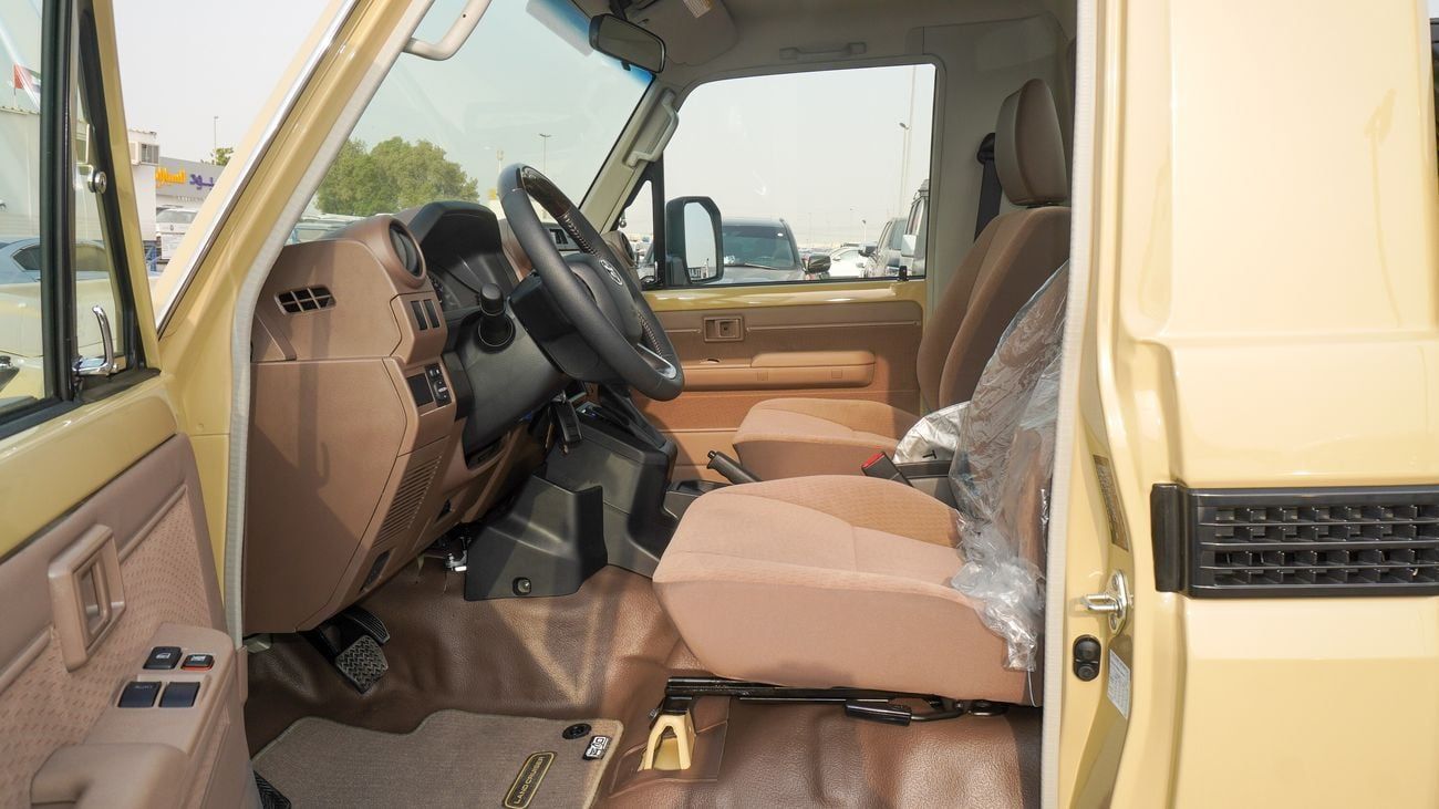 Toyota Land Cruiser Pick Up LX 4.0L V6 SINGLE CABIN A/T