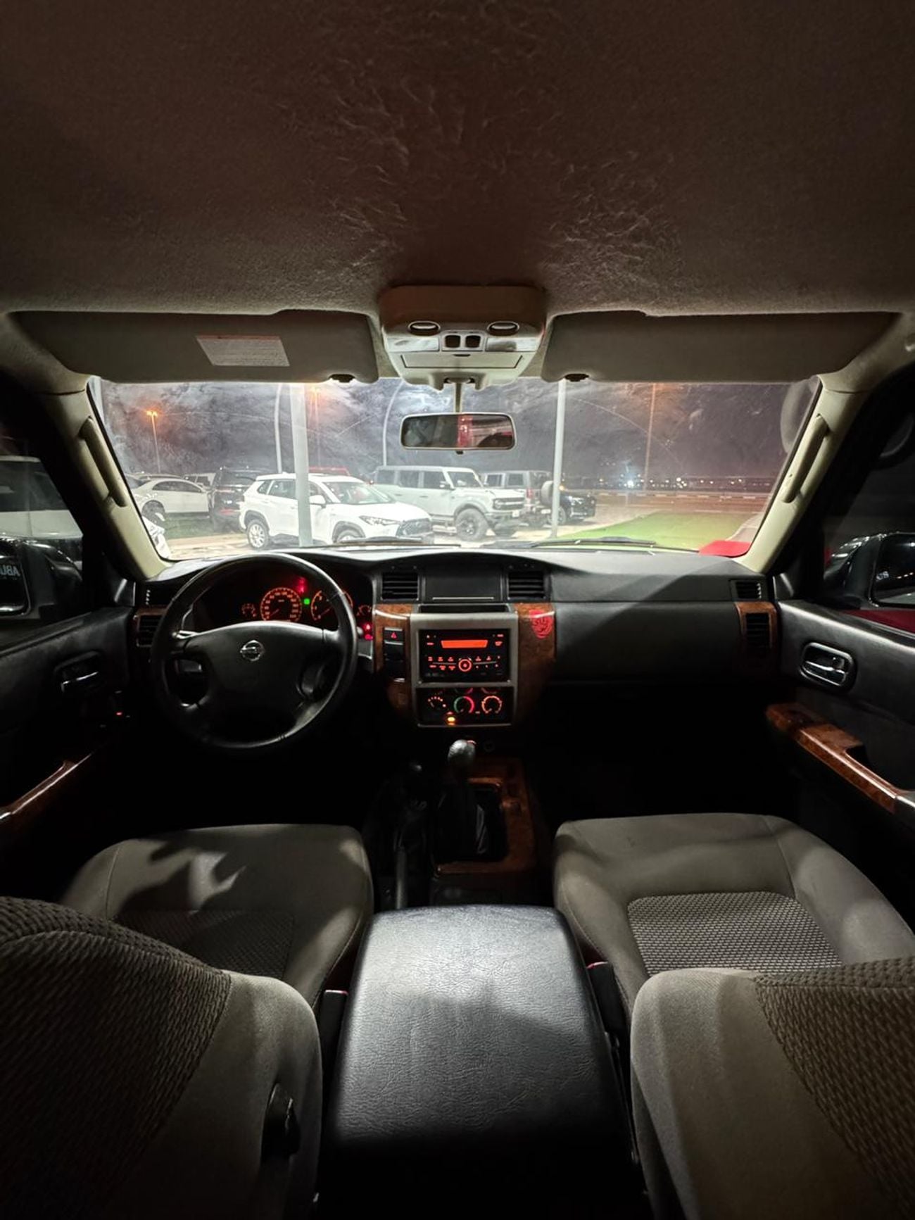 نيسان باترول GL 4.8L M/T (7 Seater)