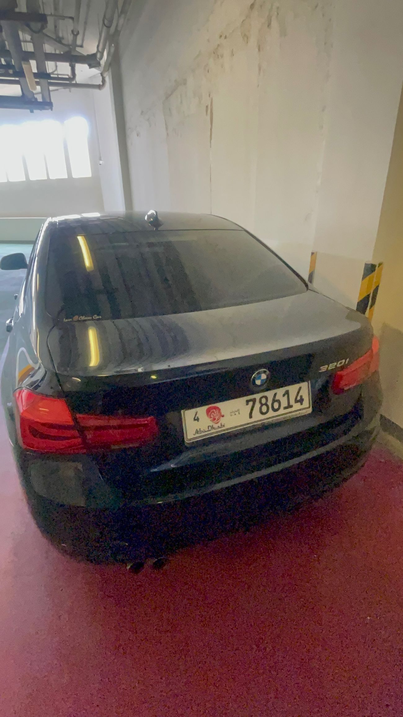 BMW 320i Std 2.0L