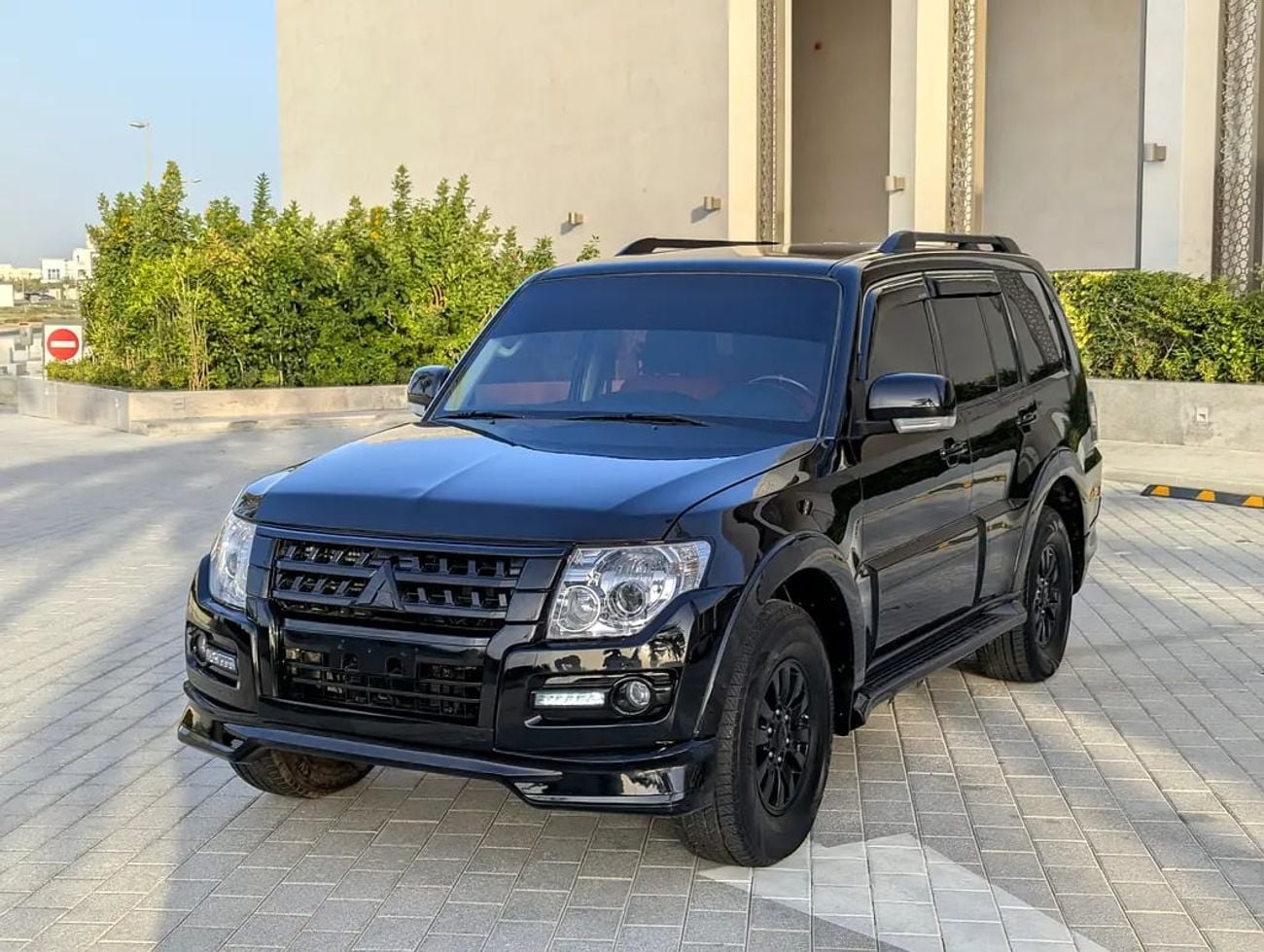 Mitsubishi Pajero GLS HIGHLINE GLS MID - GCC Specs - Reliable SUV