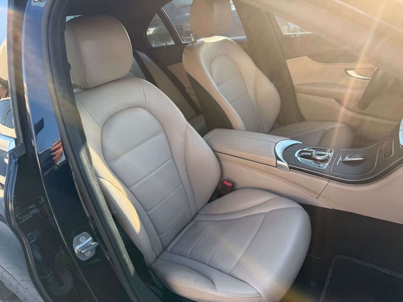 مرسيدس بنز 300 AMG Mercedes-Benz C-Class 300 2019 مواصفات أمريكية
